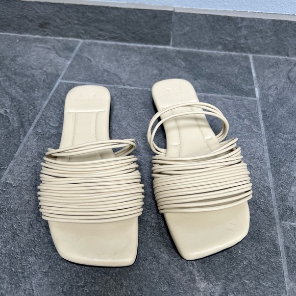 Marc Fisher Maddie Ivory Cream Slip On Slides - Picture 3 of 9